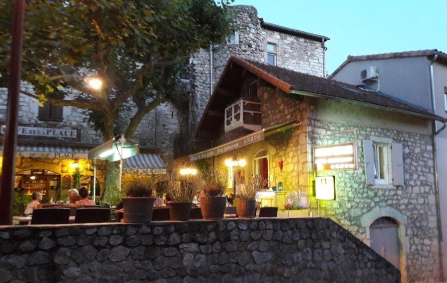 Auberge Du Vieux Lanas Logis Hotel Restaurant Eksteriør bilde