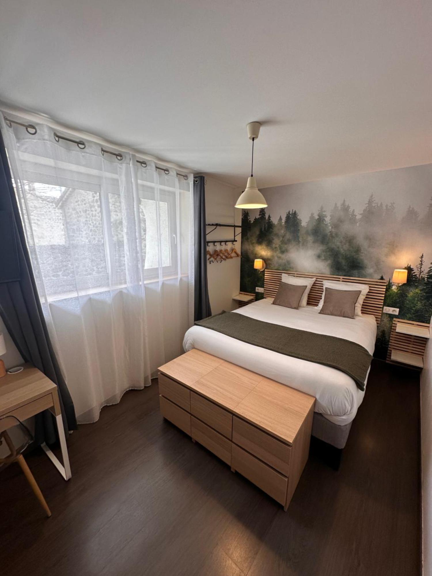 Auberge Du Vieux Lanas Logis Hotel Restaurant Eksteriør bilde