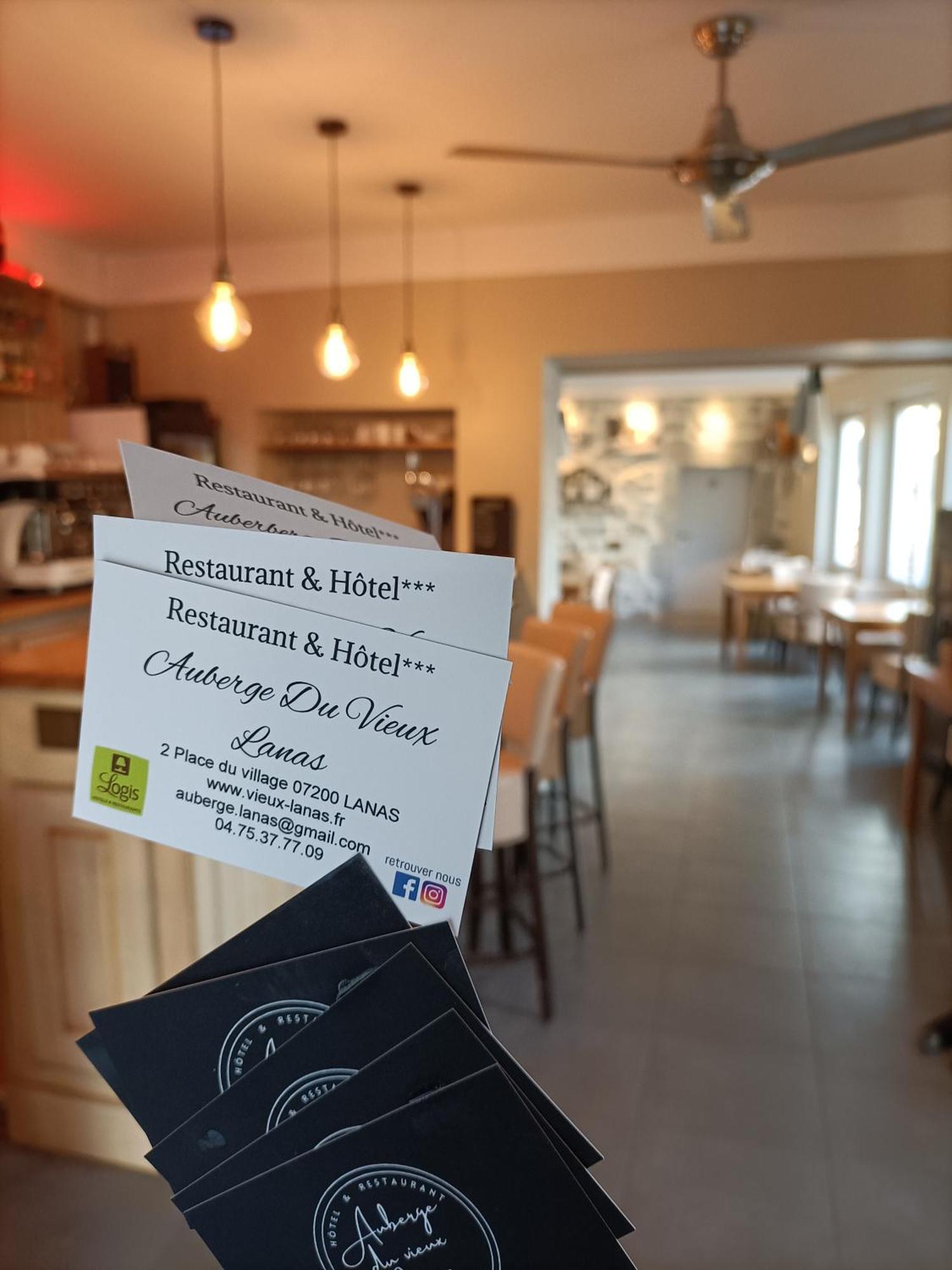 Auberge Du Vieux Lanas Logis Hotel Restaurant Eksteriør bilde