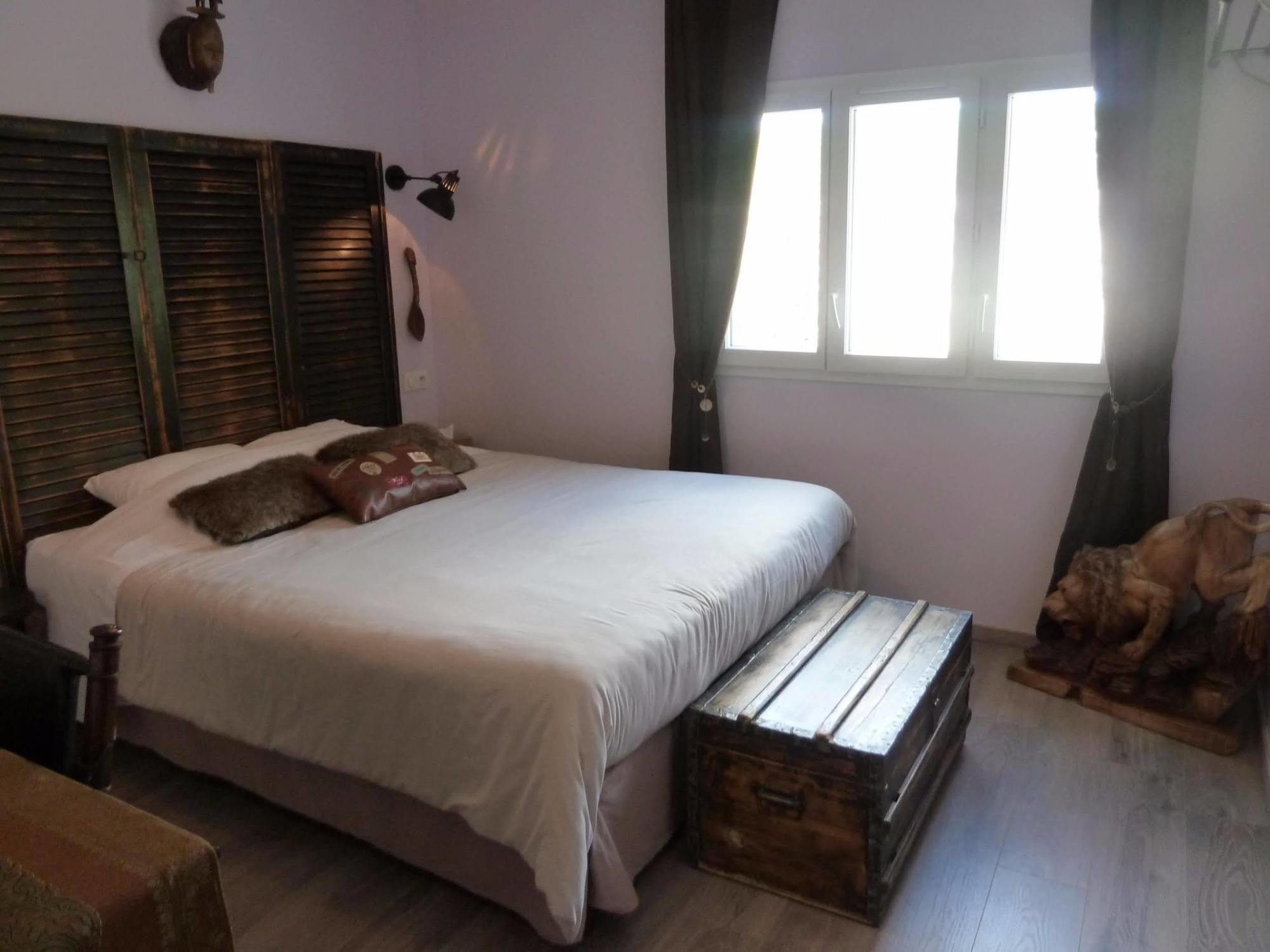 Auberge Du Vieux Lanas Logis Hotel Restaurant Eksteriør bilde