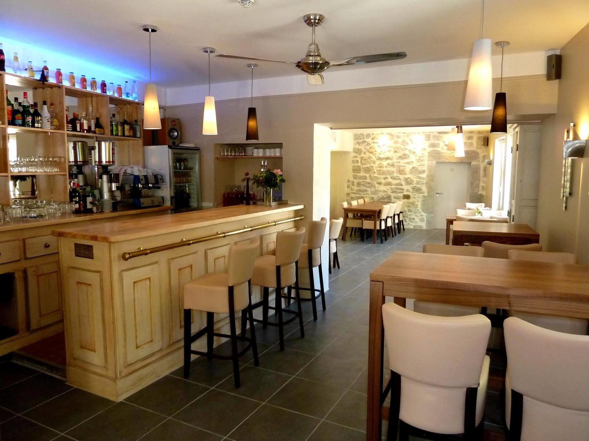 Auberge Du Vieux Lanas Logis Hotel Restaurant Eksteriør bilde