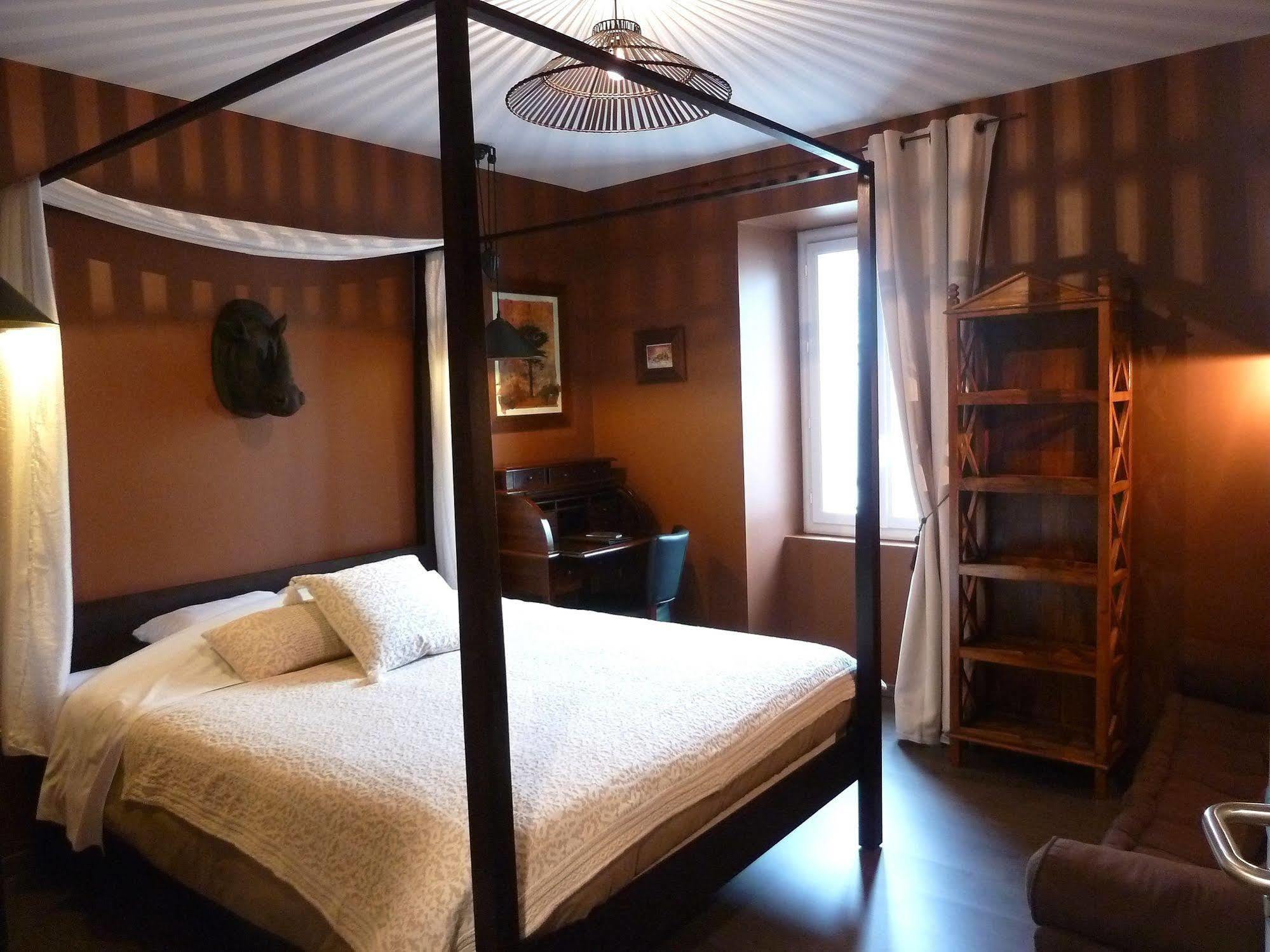 Auberge Du Vieux Lanas Logis Hotel Restaurant Eksteriør bilde