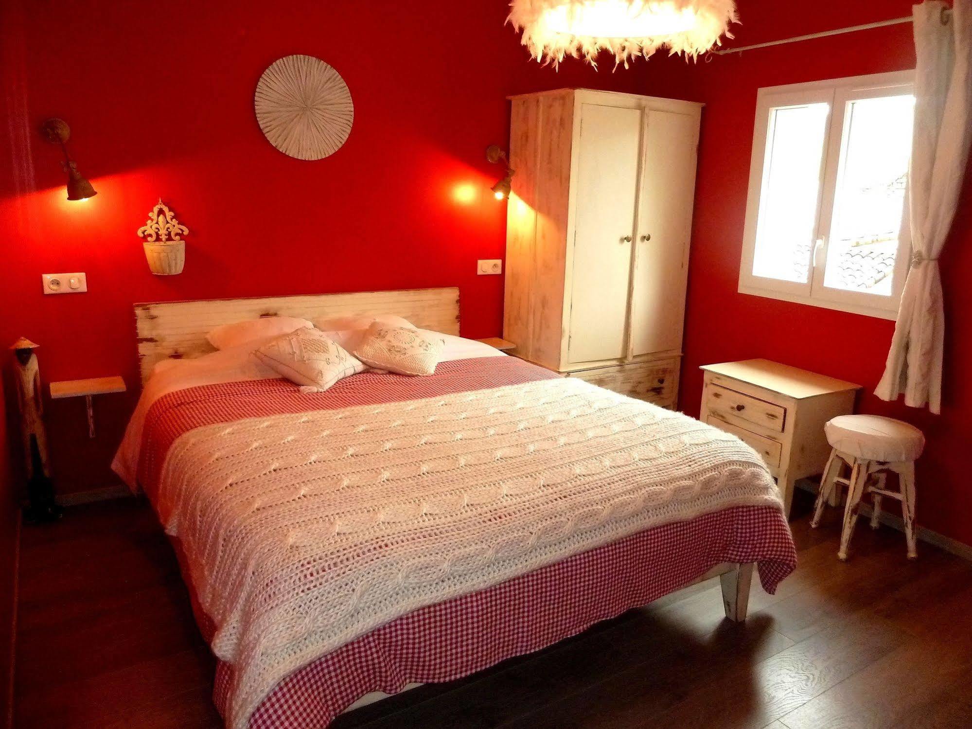 Auberge Du Vieux Lanas Logis Hotel Restaurant Eksteriør bilde